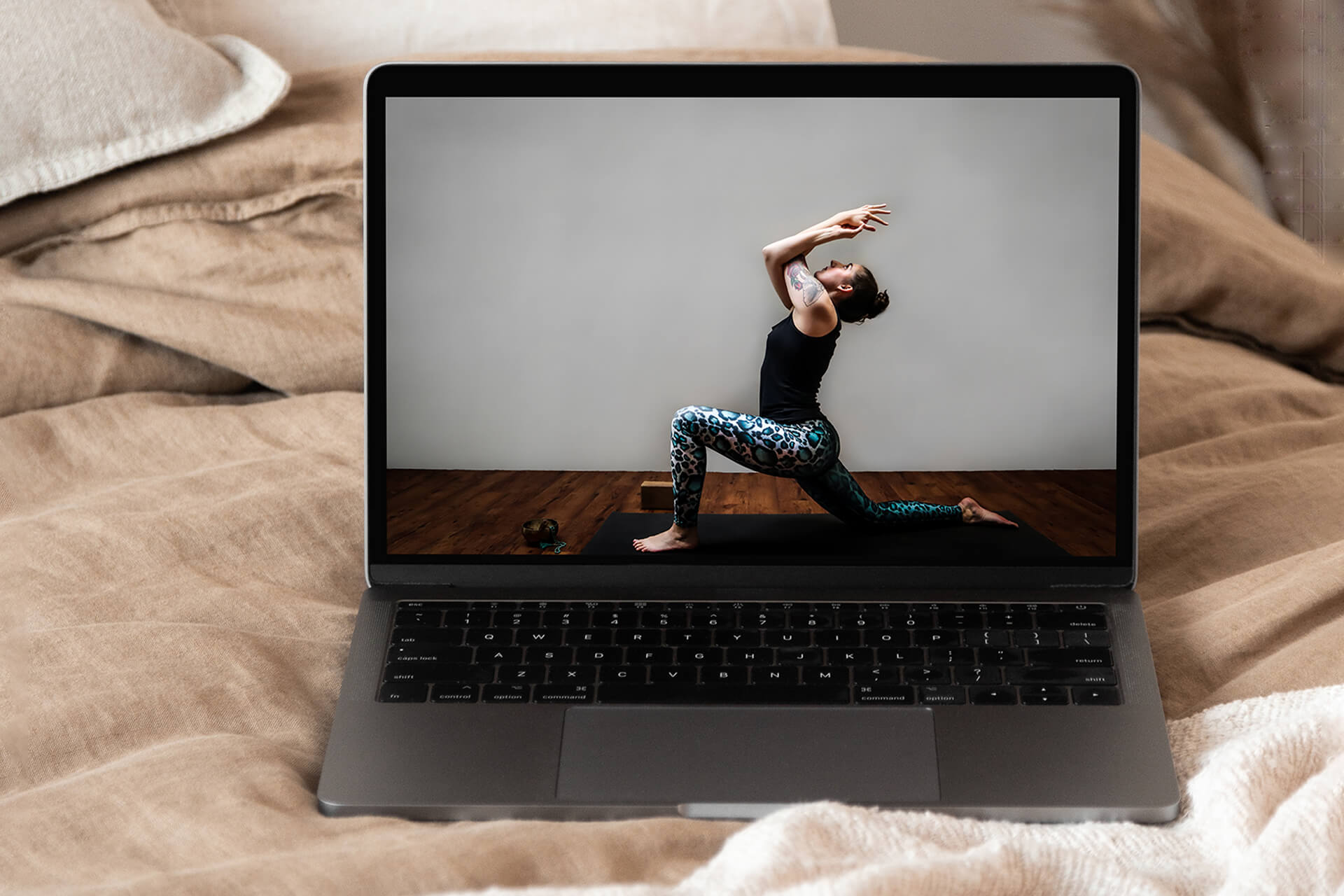 Online Sessions Helen Tenorth Yoga Online Kurs Banner