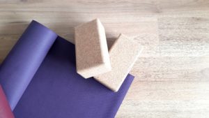 yogabloecke-aus-kork-jadeyoga-matte